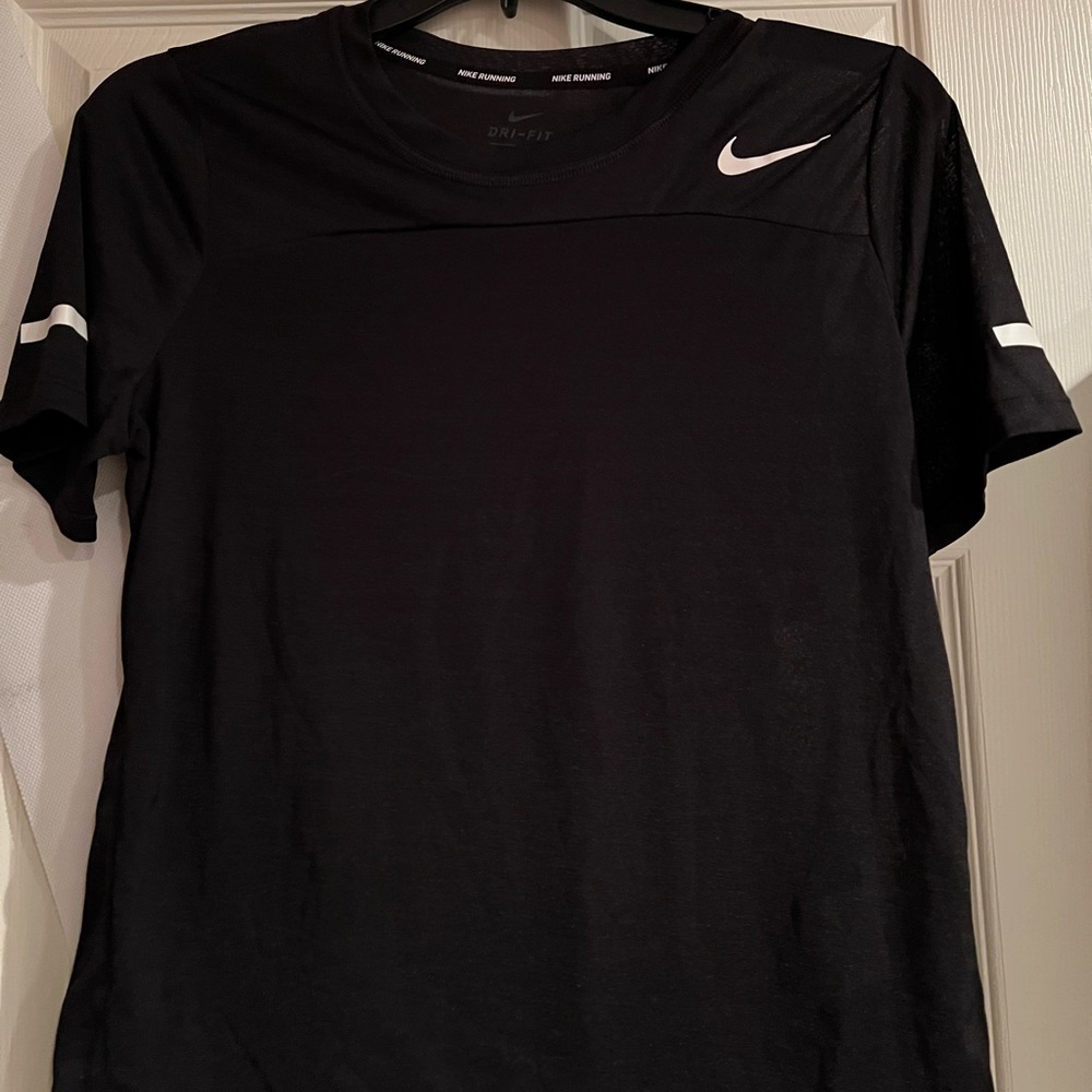 New women nike t-shirt size S